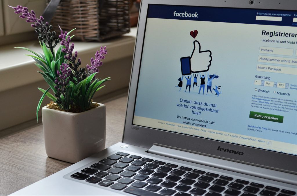 Jak wylogować się z Facebooka?