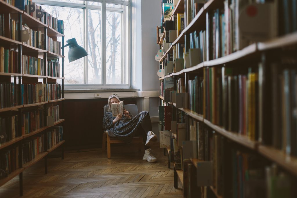 Jak szybko czytać? Techniki szybkiego czytania ze zrozumieniem